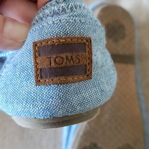 Girls size 3 Tom's flats